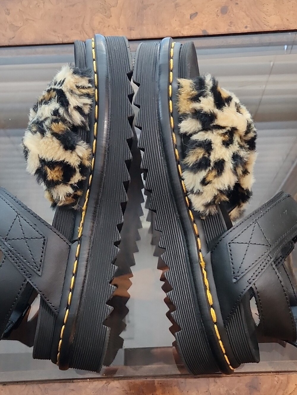 Dr Martens Faux Fur Leopard Print Black Platform Sandals Women Sz 7 - Picture 6 of 15